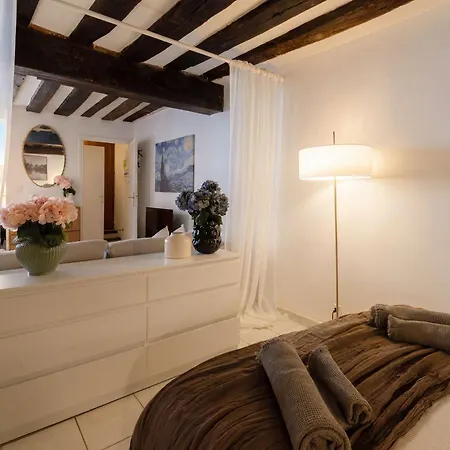 Cozy By Notre-dame Latin Quarter Apartamento París